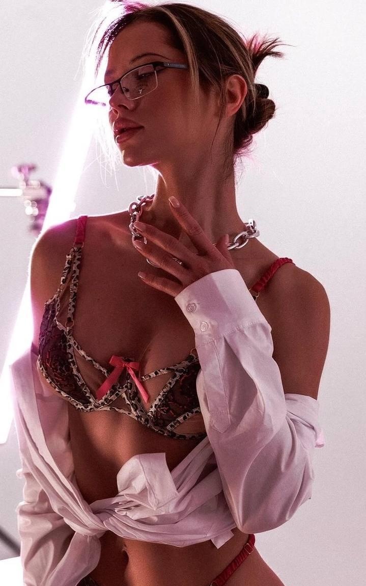 Мила привлекальеная девушка из Кунгур цена от 6000 руб