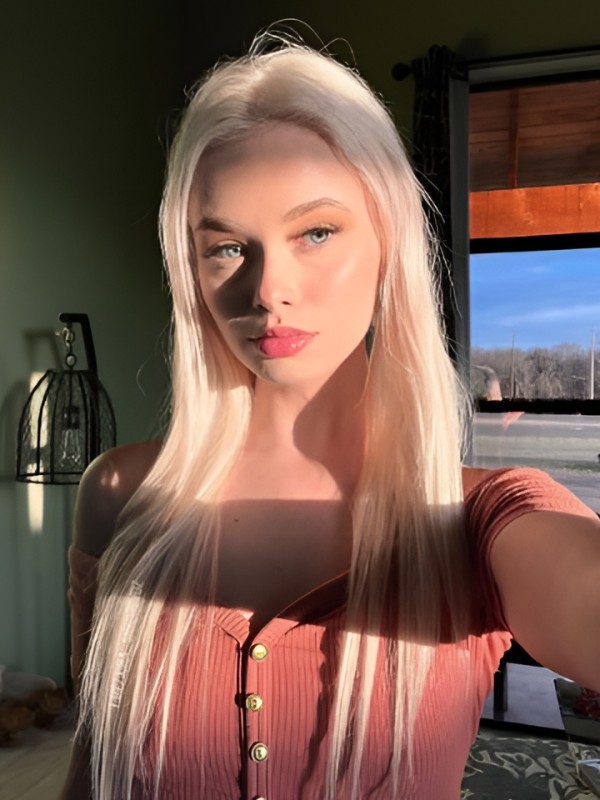 Оксана привлекательная девушка из Кунгур цена от 1500 руб