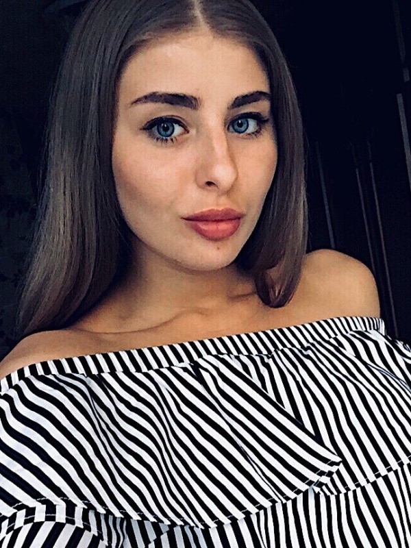 Алена привлекательная девушка из Кунгур цена от 3500 руб