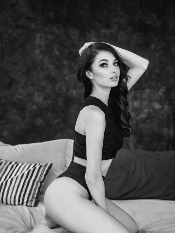 Тося привлекательная девушка из Кунгур цена от 5000 руб