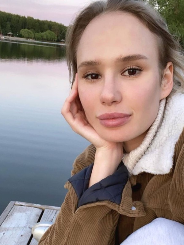 Марина привлекательная девушка из Кунгур цена от 3000 руб