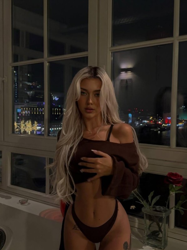 Лия привлекательная девушка из Кунгур цена от 6000 руб